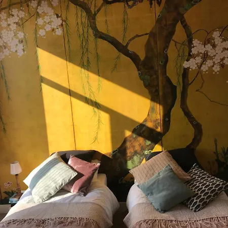 Valkenbos Bed and breakfast *